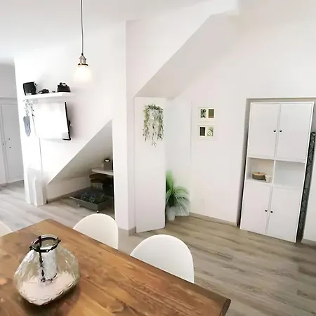 Isa Skyhouse Algarve * بورتيماو